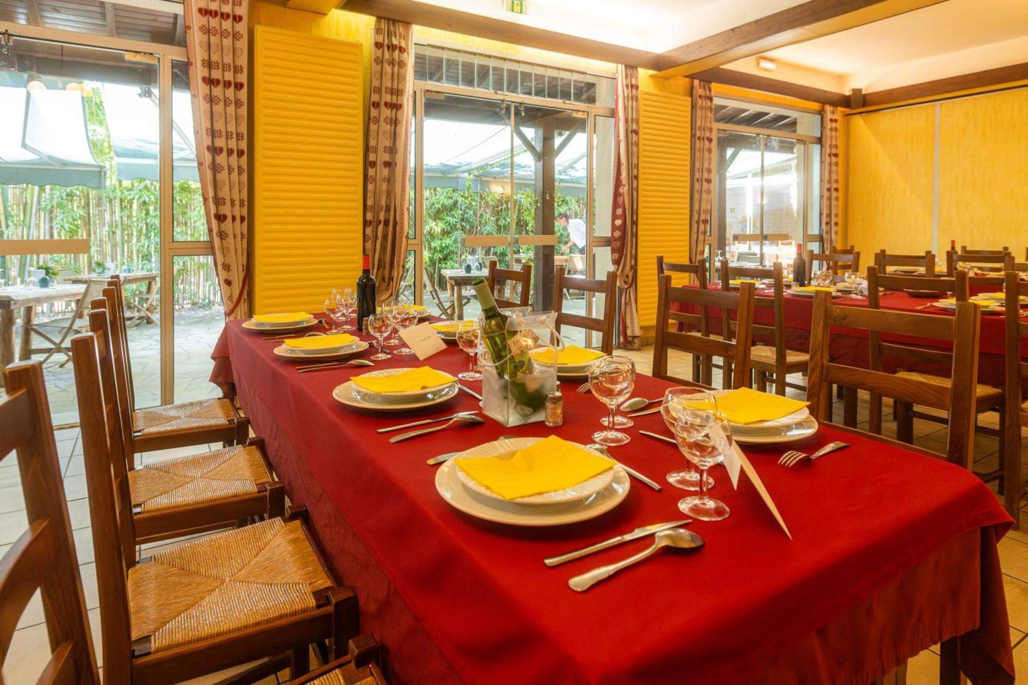 Hotel Restaurant Des Thermes Castera-Verduzan Ngoại thất bức ảnh
