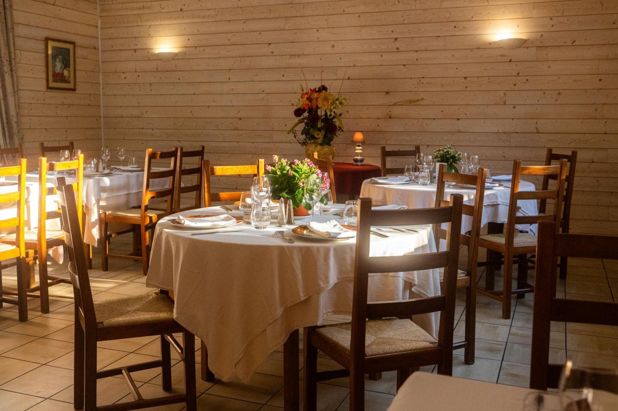 Hotel Restaurant Des Thermes Castera-Verduzan Ngoại thất bức ảnh