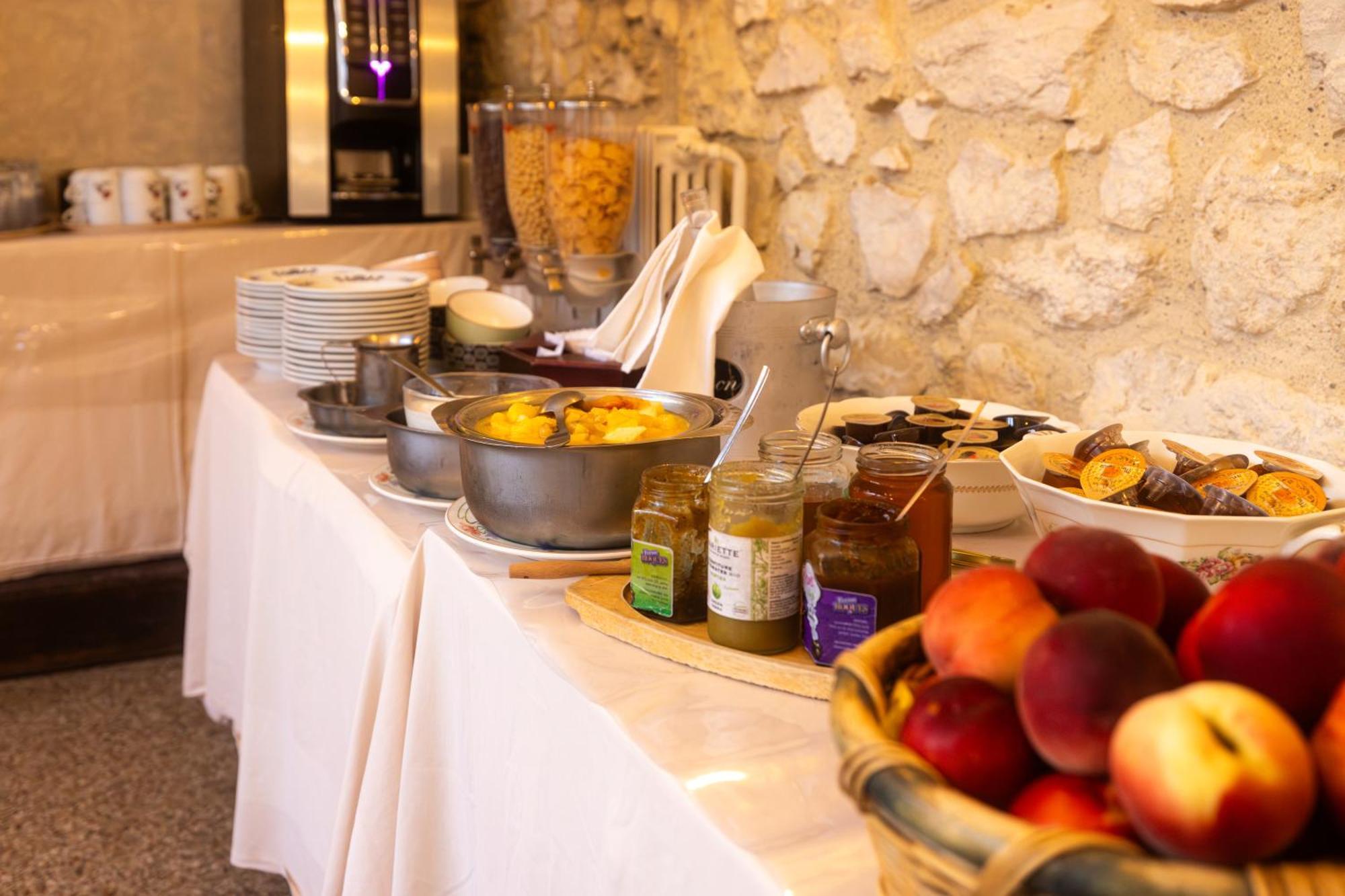 Hotel Restaurant Des Thermes Castera-Verduzan Ngoại thất bức ảnh